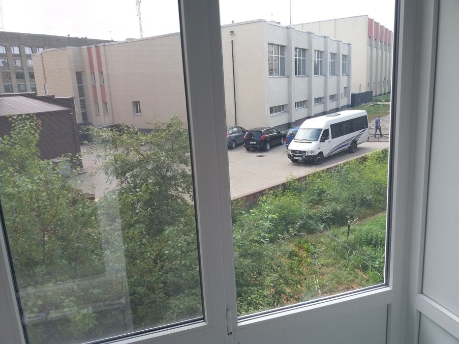 Здам подобово р-н вокзалу 1 кімнатну квартиру.Студія.(Перша здача).