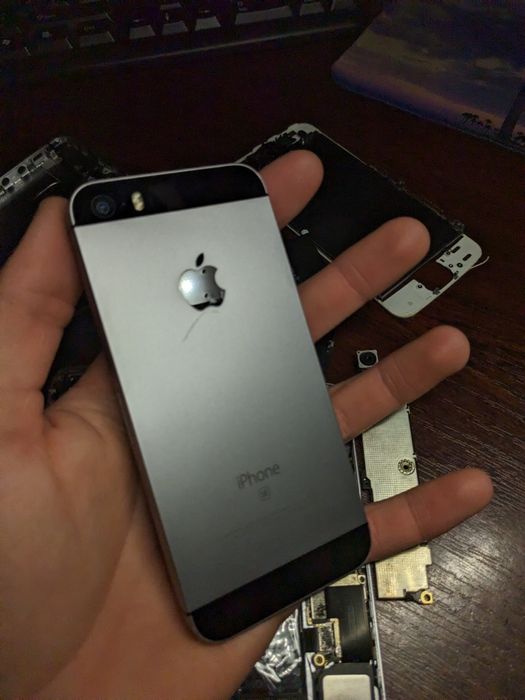 Лот запчастин айфон se 2016 ціна за все !