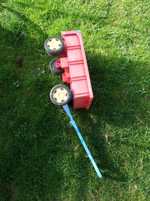 Przyczepka do traktorka albo rowerka