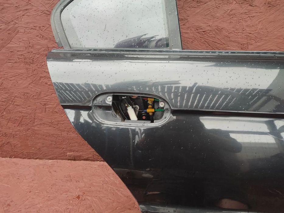 bmw e38 oryginalne drzwi tył prawe krótkie w kolorze schwarz 2 bez r