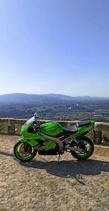 Kawasaki Ninja ZX9R