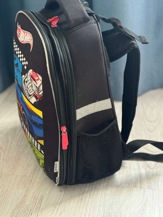 Рюкзак шкільний каркасний "Kite Education Hot Wheels" (ортопедичний)