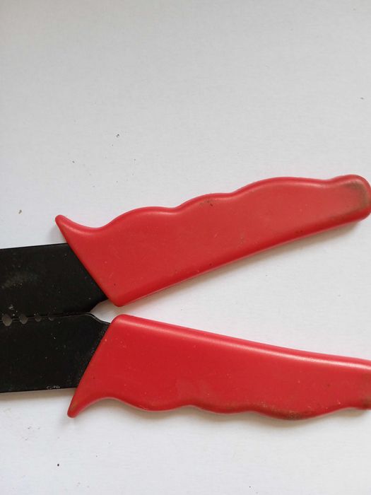 Ściągacz izolacji kabli przewodów - Zaciskarka.