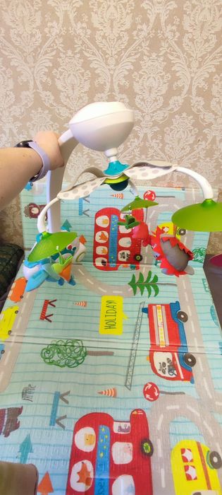 Музичний мобіль на кроватку Tiny Love Весела галявина