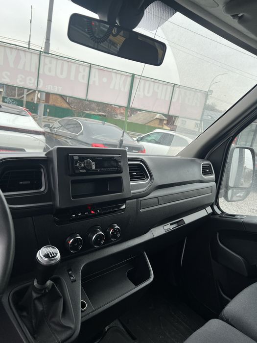 Renault Master вантажне авто  в оренду з правом викупу ,тентовані