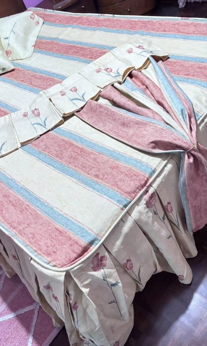 Conjunto de colcha + 2 almofadas + cortinado