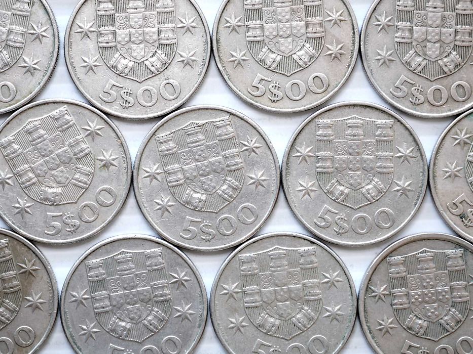 Lote de 28 Moedas 5 Escudos 1977