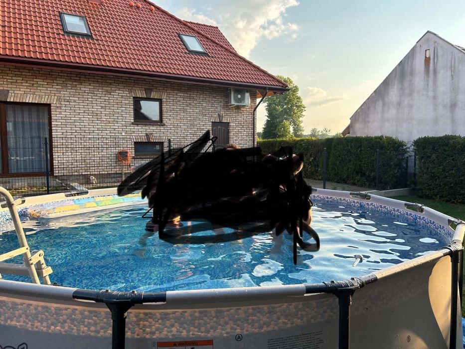 Basen stelażowy Bestway 457x122 cm + odkurzacz wodny – używany