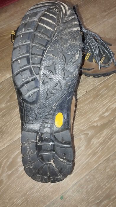 Ботінки трекінгові