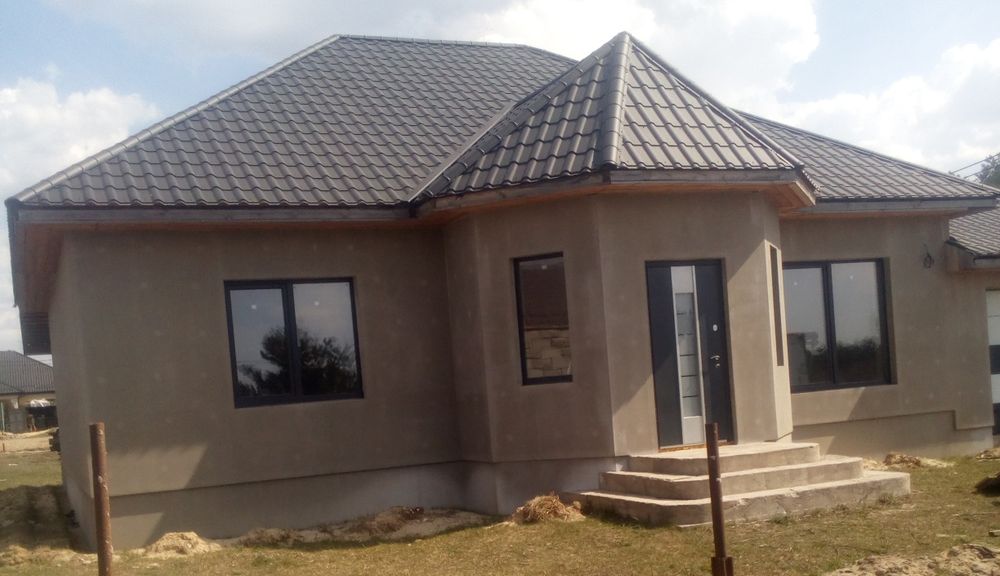 Бригада будівельників Заливка фундаменту Стяжка Монтаж Кладка Покрівля