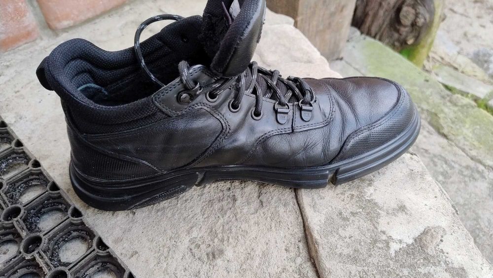 Продам зимові ботинки чоловічі