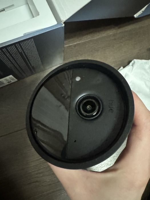 Нова камера спостереження Philips Hue Secure (battery camera)