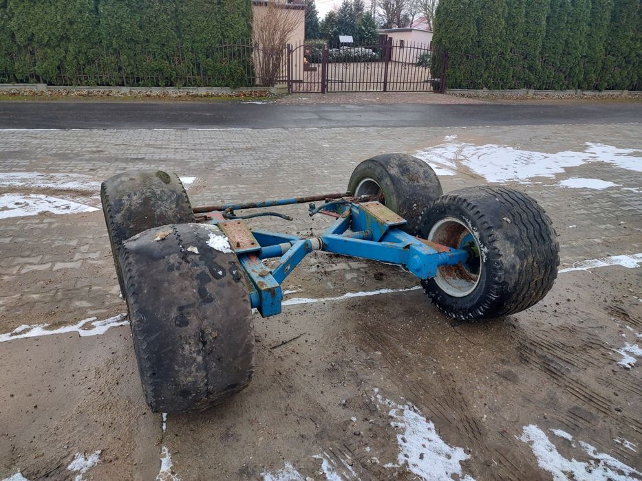 Tandem podwozie Skrętna oś przyczepy beczki dłużyca