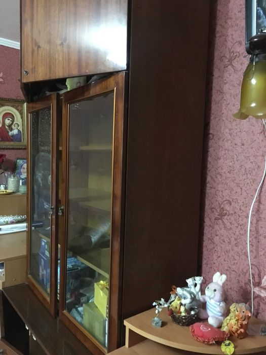 Шкаф. Кресло-кровать.Зеркало.