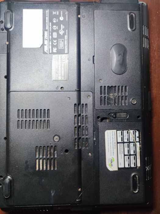 Два ноутбука Acer Aspire 4810T и Asus Z99H под ремонт.