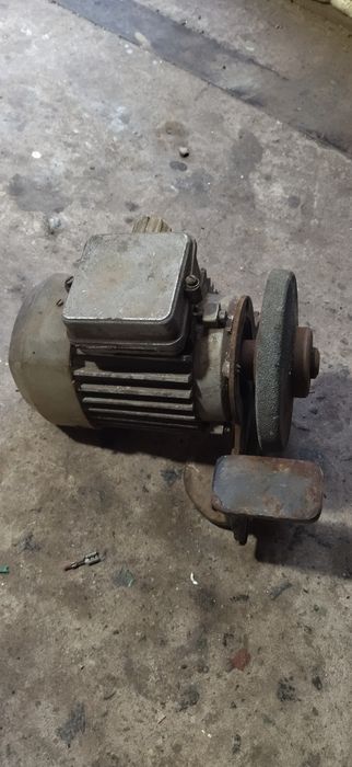 Наждак  220/380в
