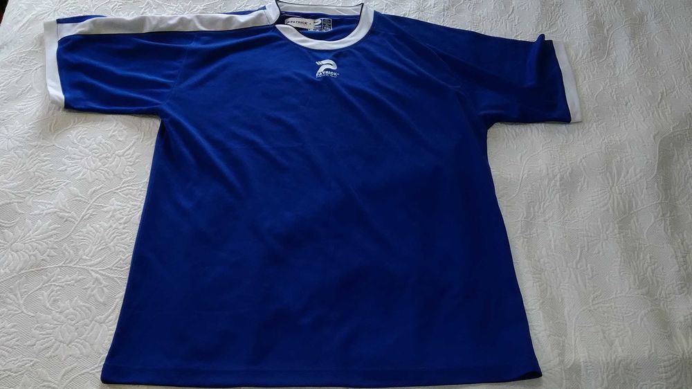 2 Patrick T-shirts