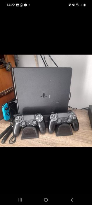 Play station com suporte de carregamento para comandos + 1 comando