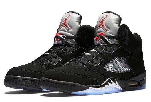 Air Jordan 5 Metallic Black в наявності