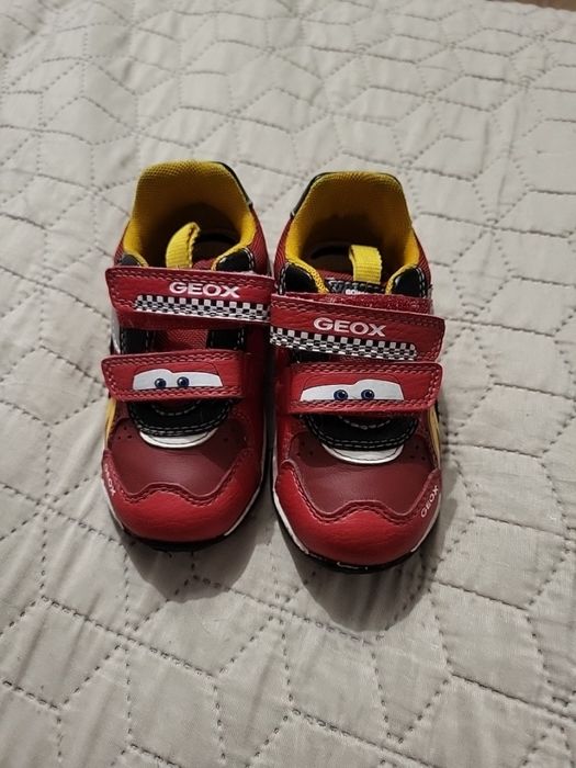 Дитячі кросівки Geox