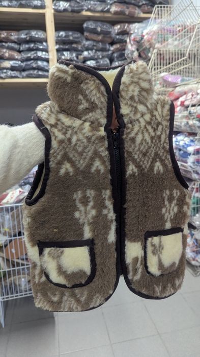 Дитяча жилетка з овчини , безрукавка тепла