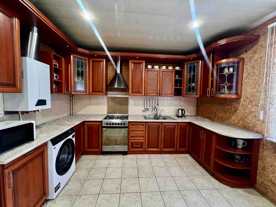 Оренда просторого окремостоячого будинку по вул. Сигнівка