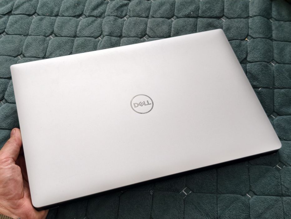 Ноутбук Dell XPS 15 7590 • 15.6" FHD • i5-9300H • 8/256GB
