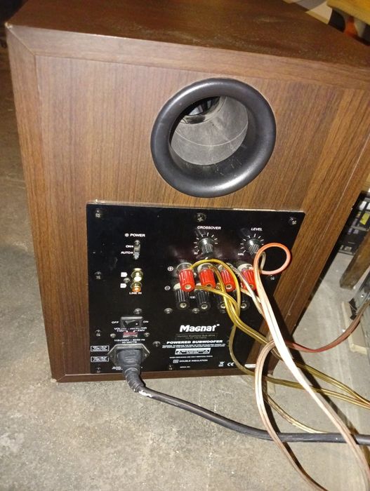 Subwoofer aktywny magnat 201A