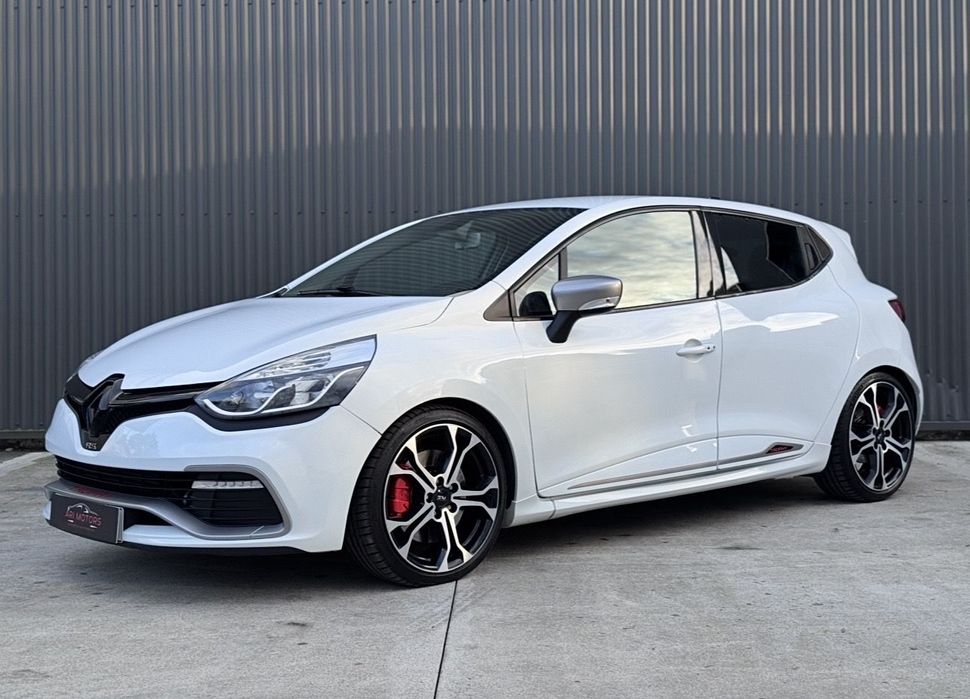 Renault Clio TCe 220 EDC R.S. Trophy