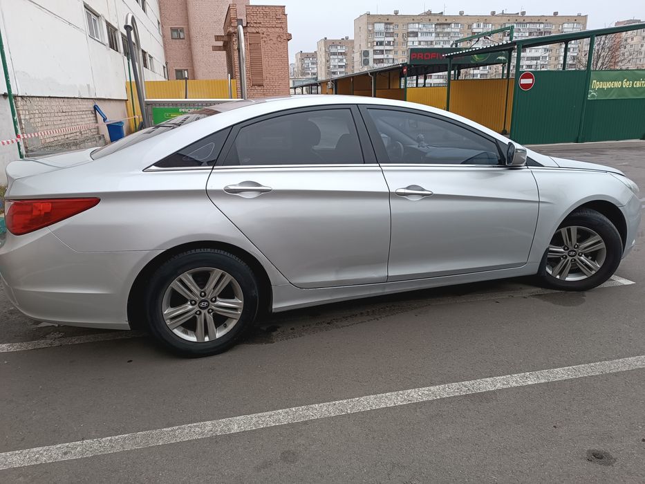 Hyundai Sonata YF LPI