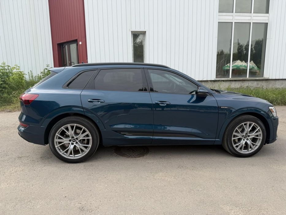 Audi e-tron 2020 VIN WA1VAAGE3MB018118 фото оголошення 4 з 8