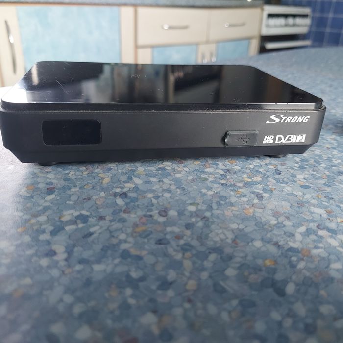 Strong SRT 8501 цифровий ефірний HD приймач