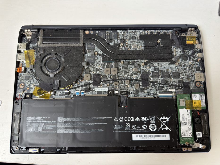 MSI Prestige 14 GTX 1650 - Na części/do naprawy, Box + Etui