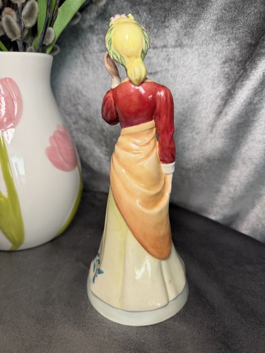 Figurka porcelanowa przedstawiająca Ellen Terry