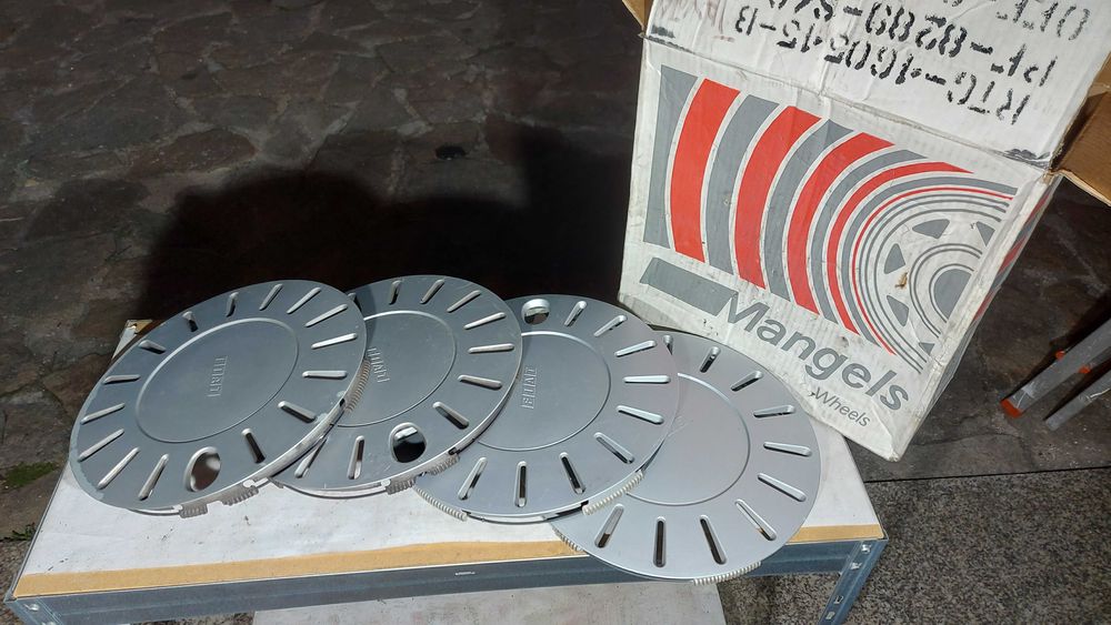 Tampos para jantes de fiat