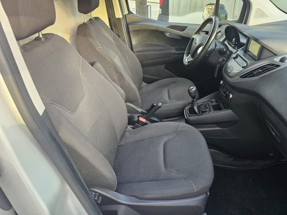 Ford Transit courier
