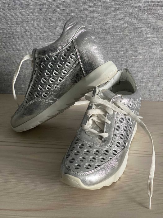 Кросівки шкіряні перфорація срібло