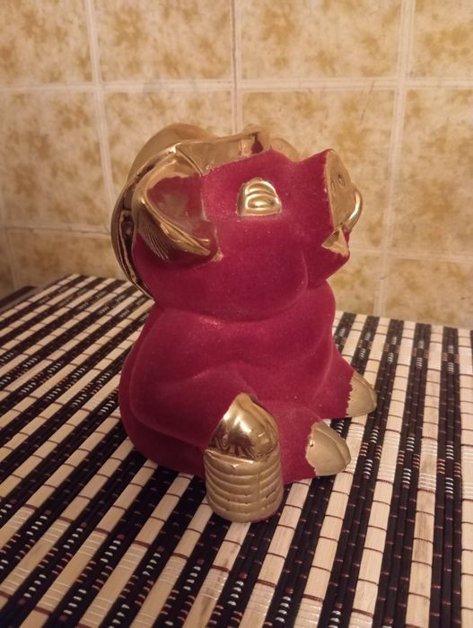 Копилка "Хрюшка". НОВАЯ. Высота 15 см.