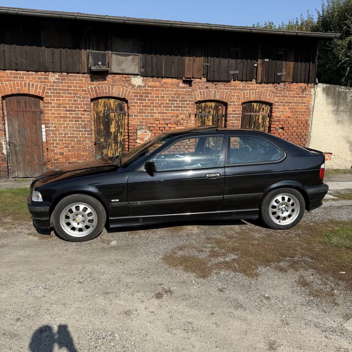 BMW e36 compact 323ia m52b25 skora sporsitze