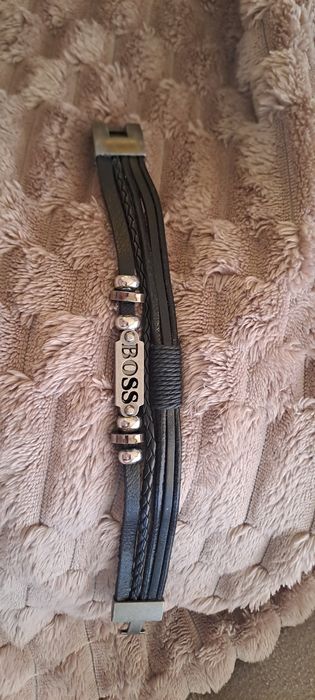 Pulseiras de homem em couro e aço
