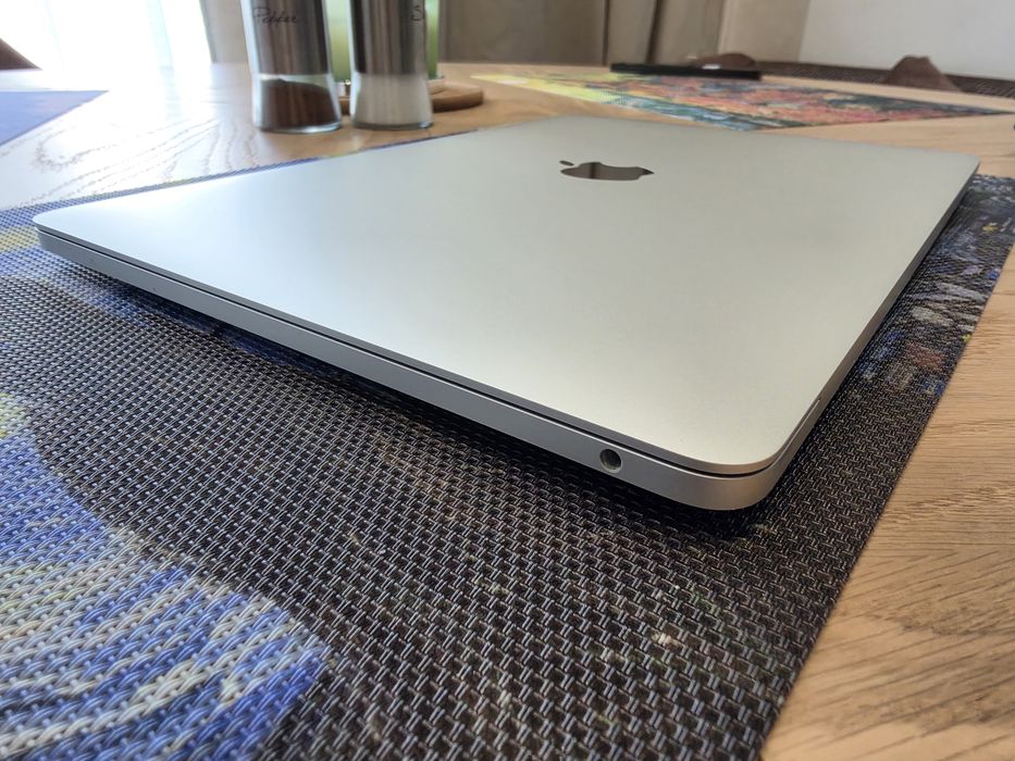 MacBook Pro 13″ M1 Touch Bar, 2021 - 8/256 GB