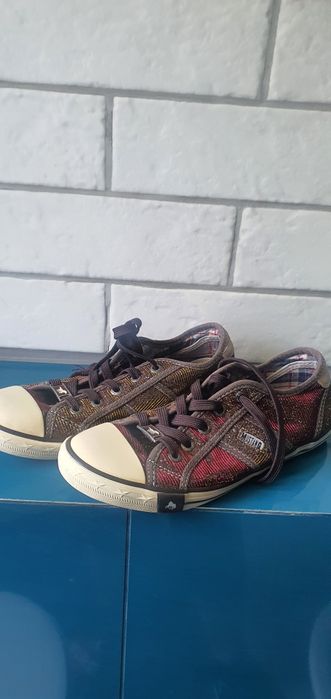 Tenisówki Mustang r 35