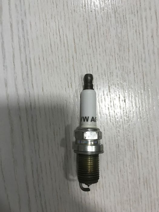 Свіча запалювання VW AG