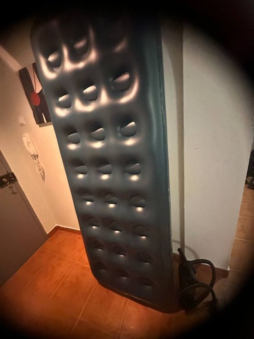 Colchão Insuflável + Bomba (200x70) – Como Novo | Decathlon