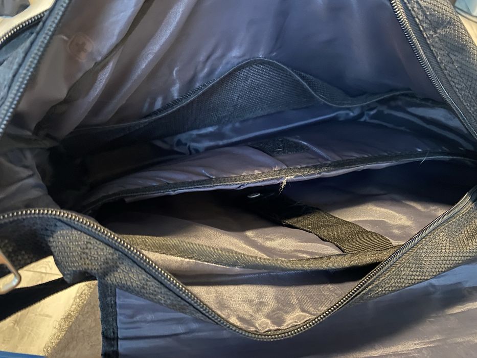 czarna torba wenger na ramię na laptopa 15.6 cali