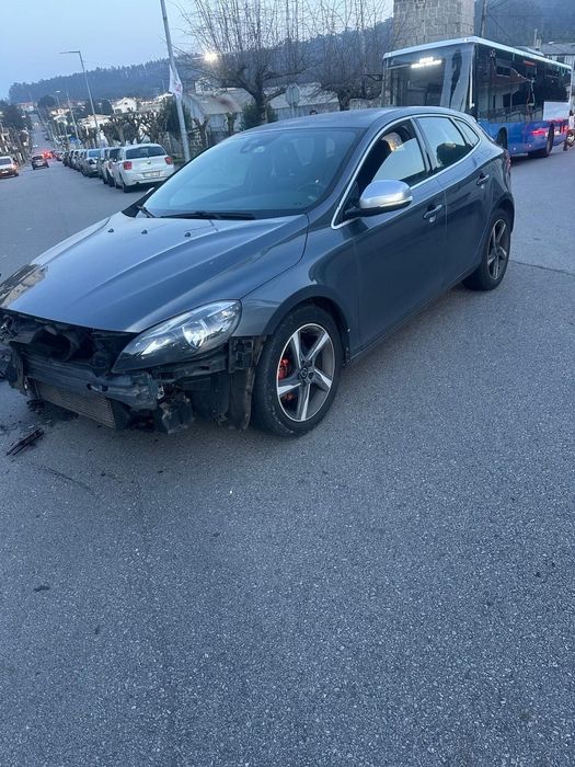 2013 volvo v40 r