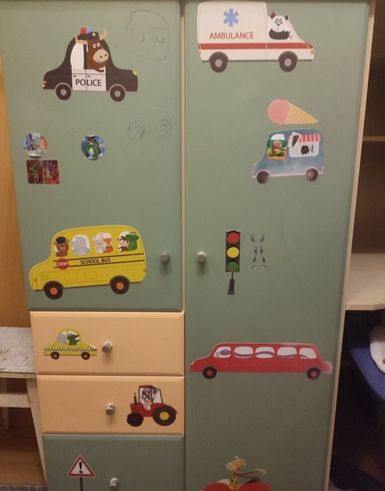 Дитяче двоярусне ліжко