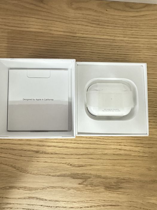 Продам Apple AirPods Pro 2 (оригінал)
