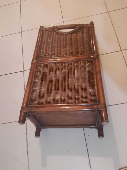 Porta revistas Bamboo, altura 65cm, nunca usada
