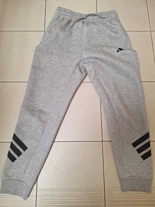 Calça Adidas Cinza (S)